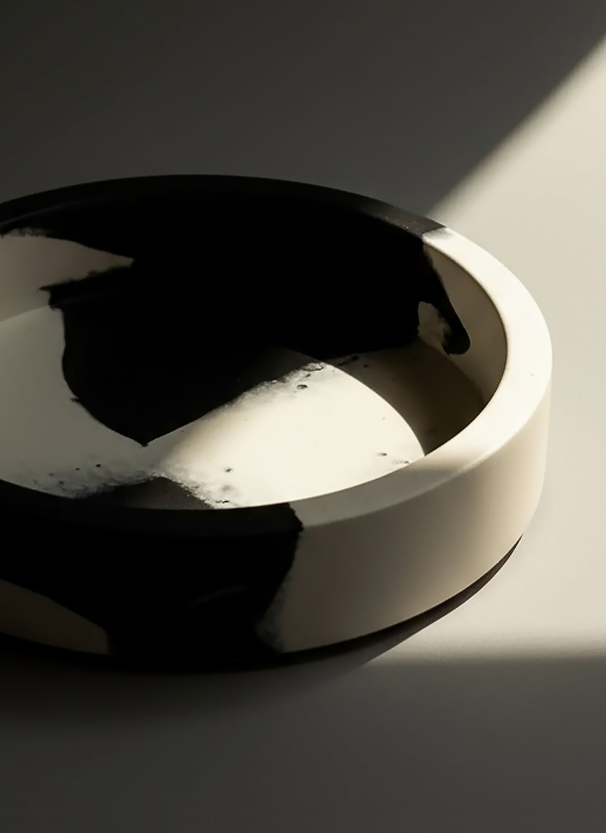 Black & White Jesmonite Dish