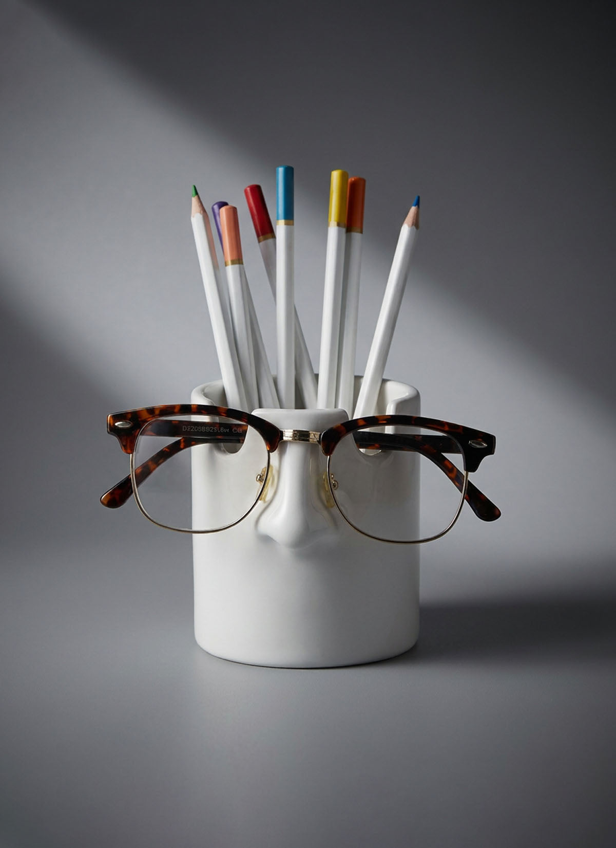 Nosey Pen and Glasses Holder