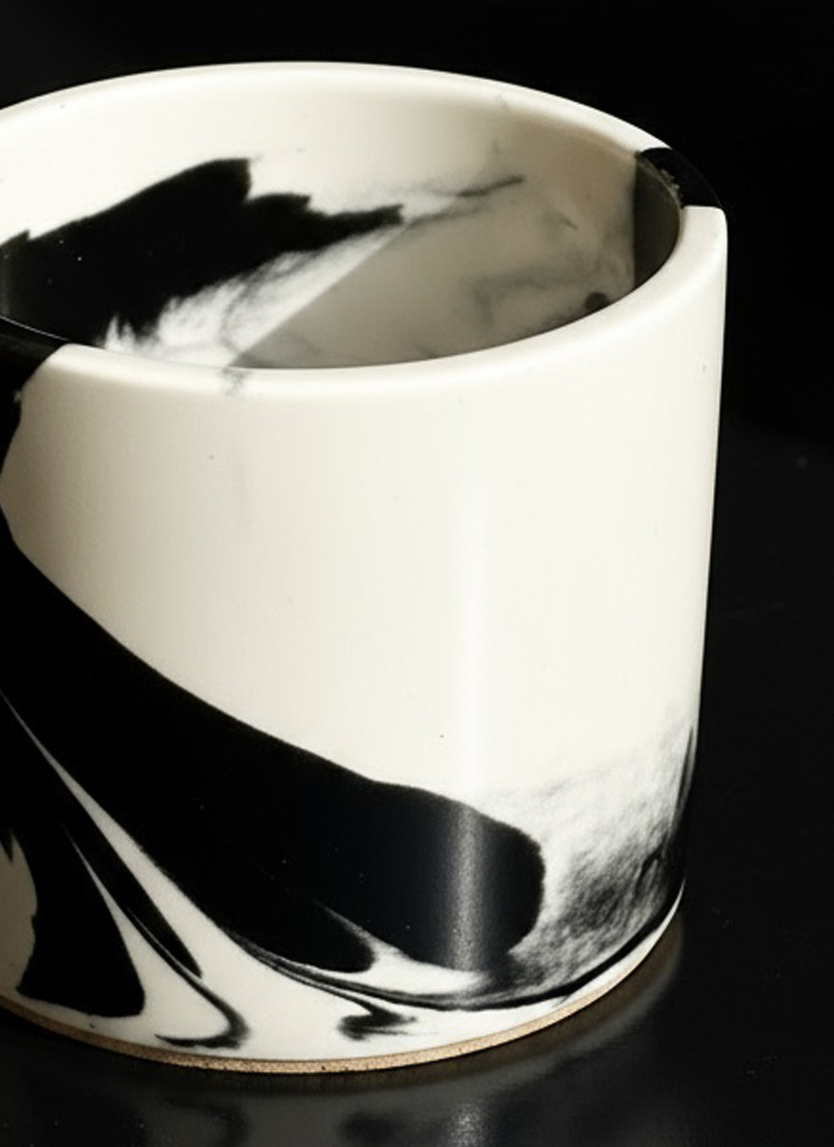 Black & White Jesmonite Pot