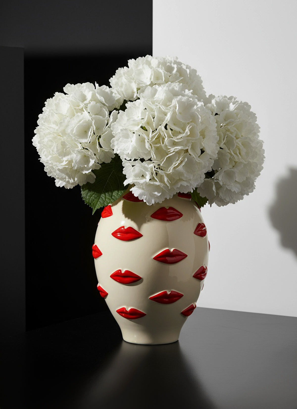 Red Lips Vase