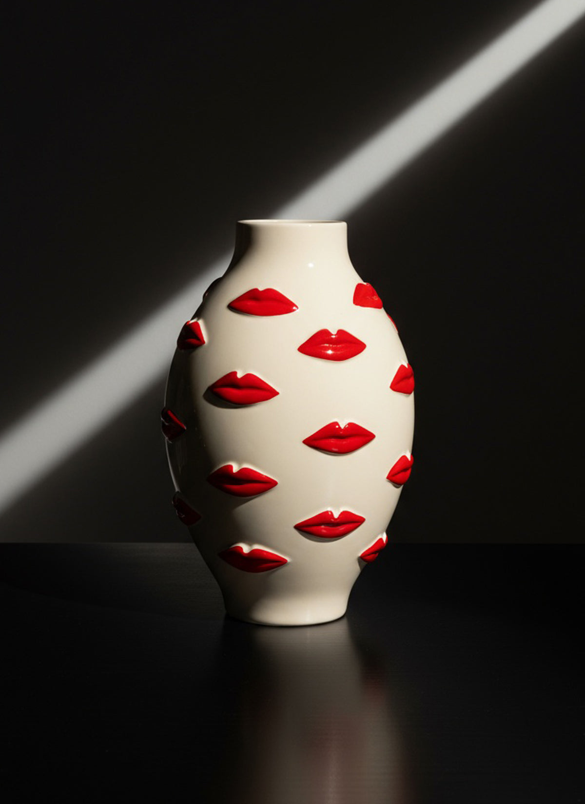 Red Lips Vase